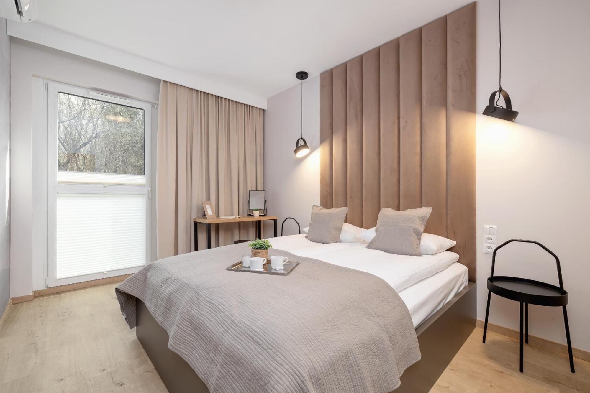 Bright Apartment In Krakow With Garden, Air Conditioning, Parking And Desk By Renters Prestige Esterno foto