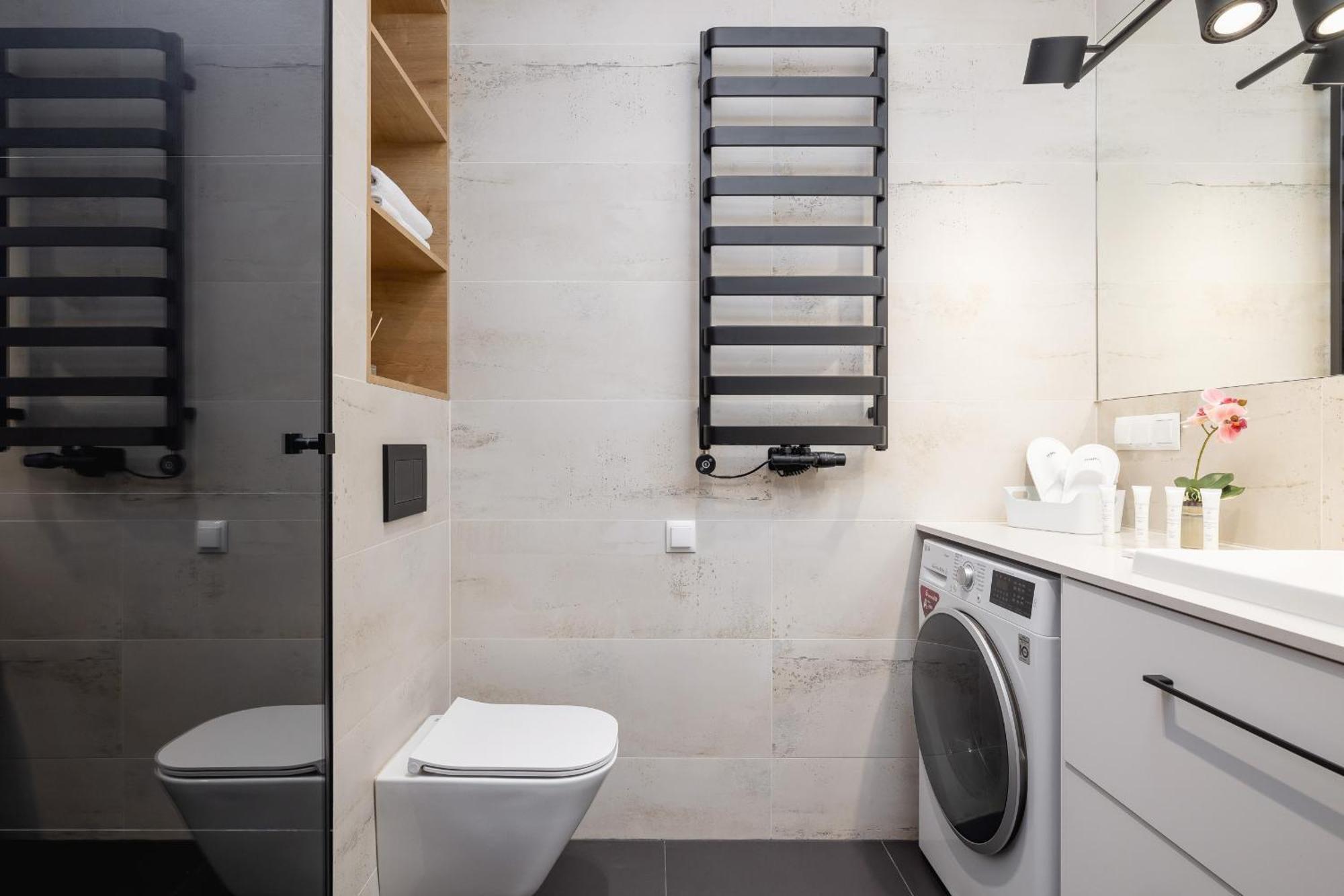 Bright Apartment In Krakow With Garden, Air Conditioning, Parking And Desk By Renters Prestige Esterno foto