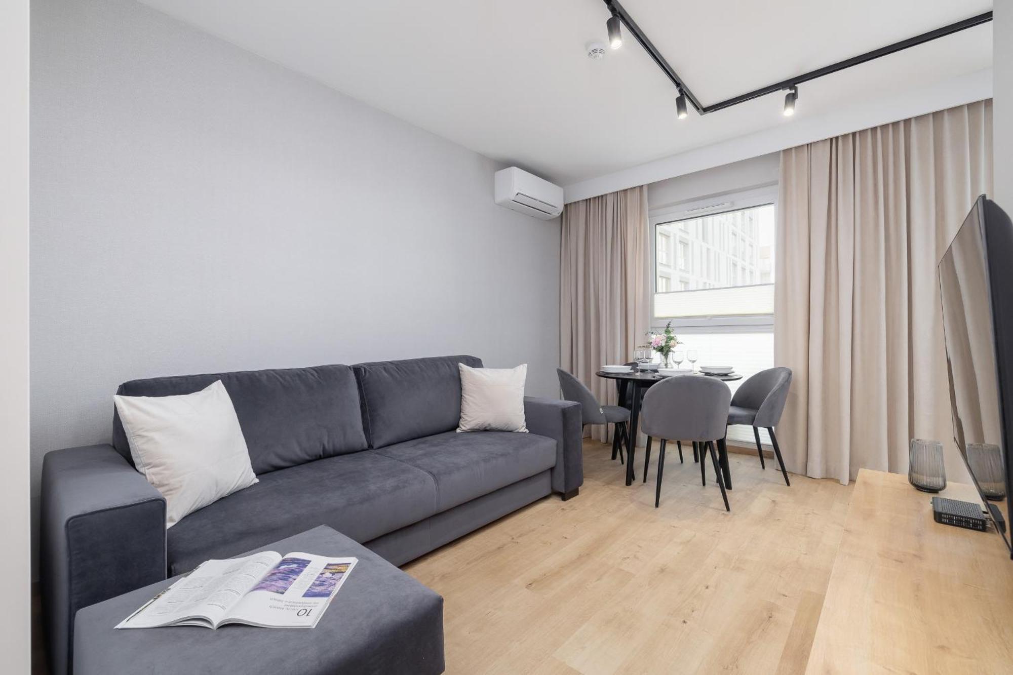 Bright Apartment In Krakow With Garden, Air Conditioning, Parking And Desk By Renters Prestige Esterno foto