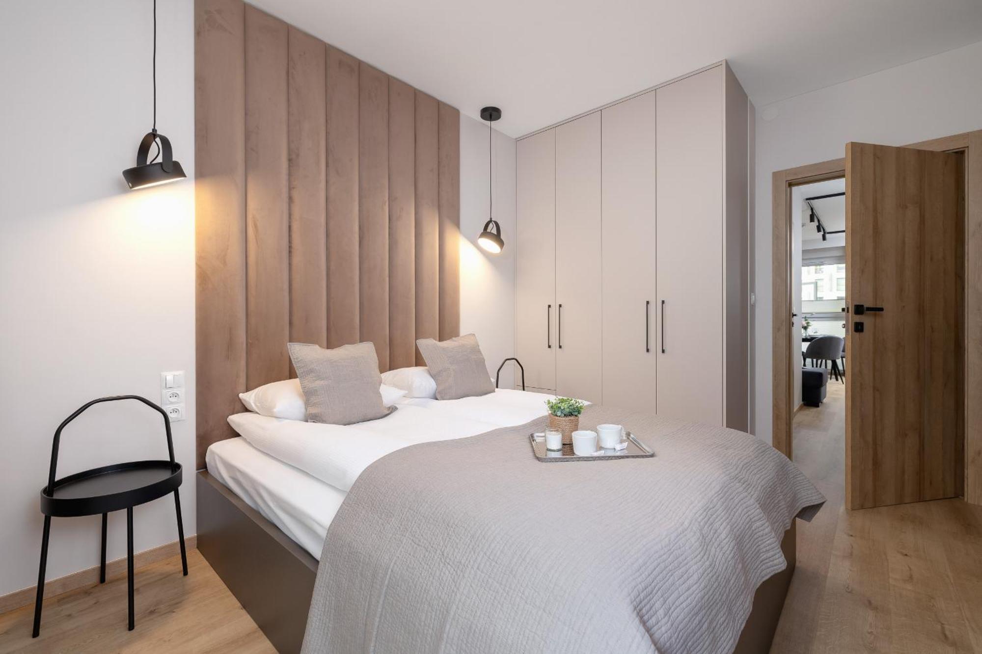 Bright Apartment In Krakow With Garden, Air Conditioning, Parking And Desk By Renters Prestige Esterno foto