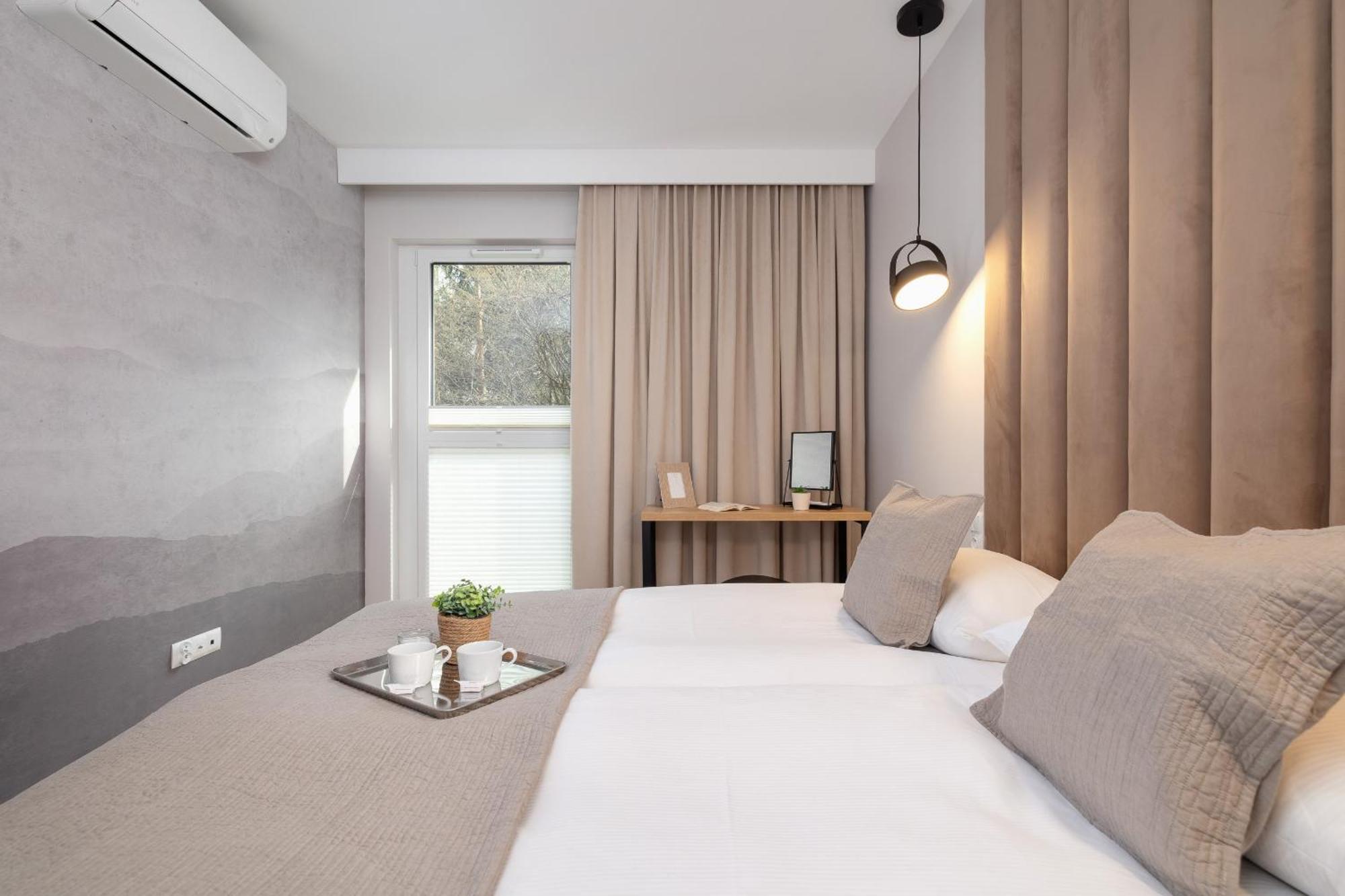 Bright Apartment In Krakow With Garden, Air Conditioning, Parking And Desk By Renters Prestige Esterno foto