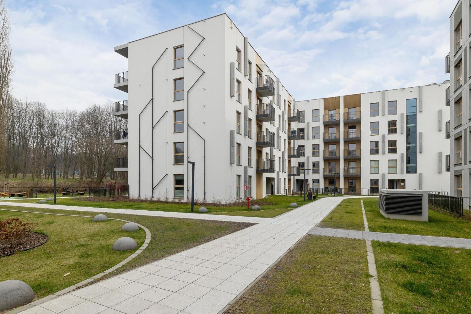 Bright Apartment In Krakow With Garden, Air Conditioning, Parking And Desk By Renters Prestige Esterno foto