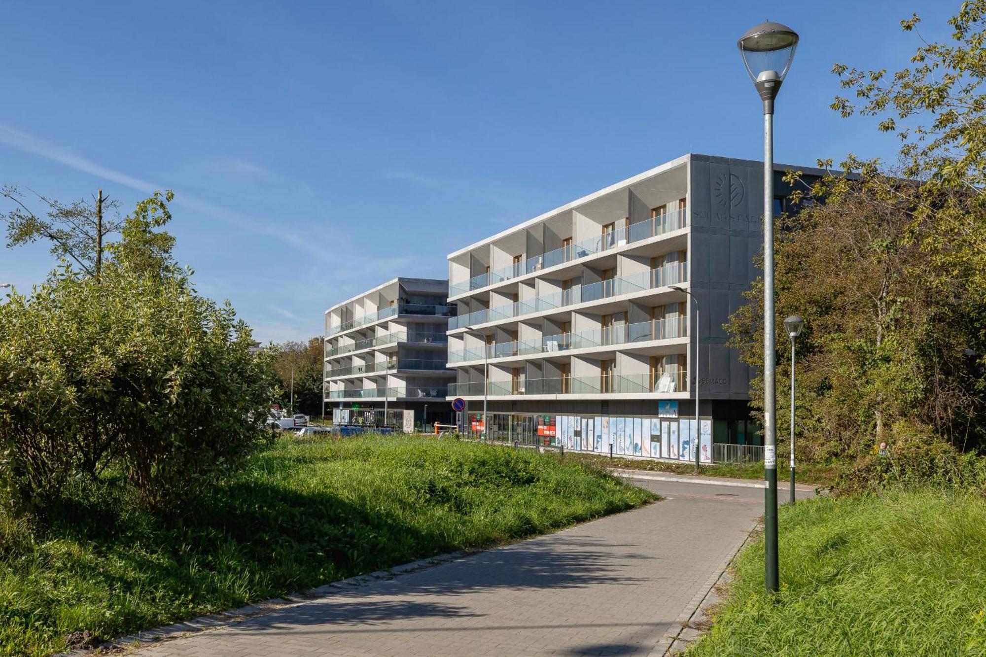 Bright Apartment In Krakow With Garden, Air Conditioning, Parking And Desk By Renters Prestige Esterno foto